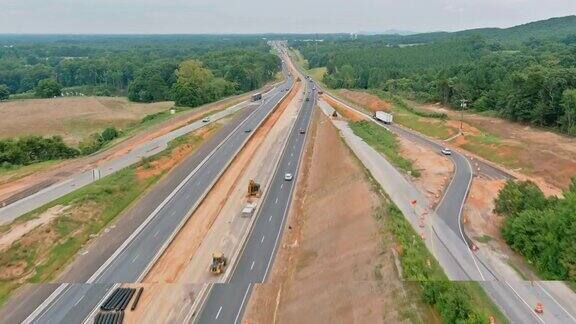 在美国南卡罗莱纳为更新一个正在翻新的公路高速立交桥的建设