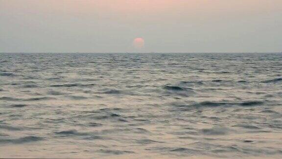 海上日落的晚景