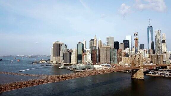 美国纽约鸟瞰图风景布鲁克林大桥穿过东河到曼哈顿