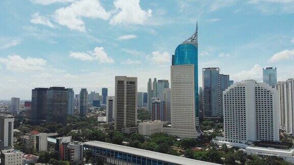 雅加达市中心摩天大楼的空中全景图印尼