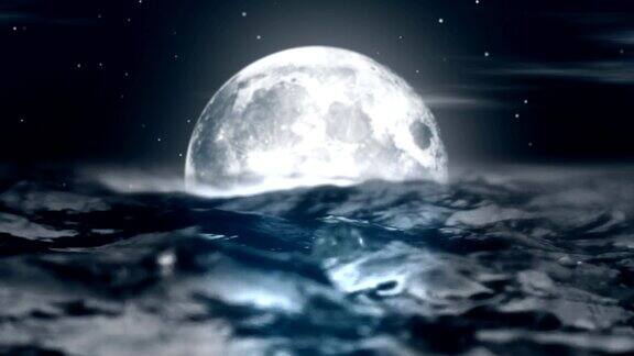 在海洋的波浪中闪烁着夜晚的月亮