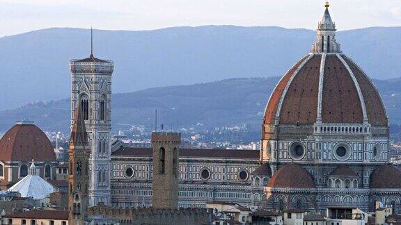 从左到右拍摄的佛罗伦萨大教堂意大利