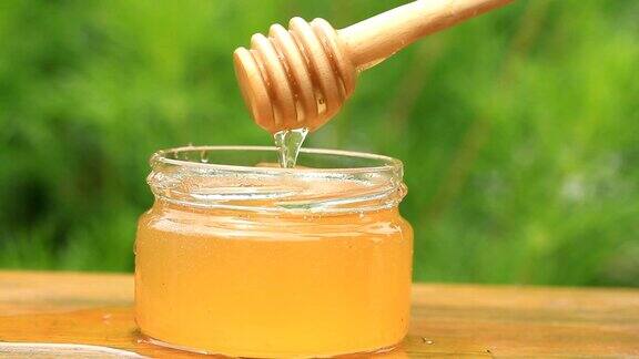 蜂蜜罐和蜂蜜棒