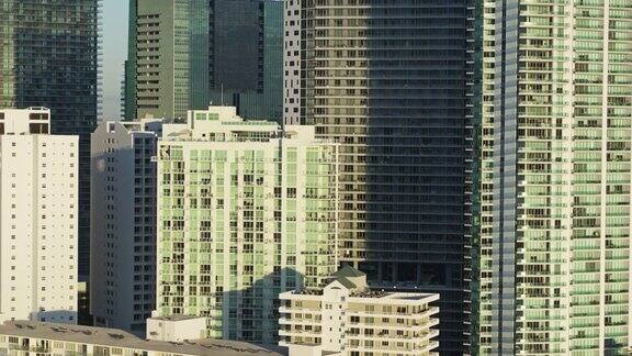 公寓大厦的模式在布里克尔迈阿密在日出-空中