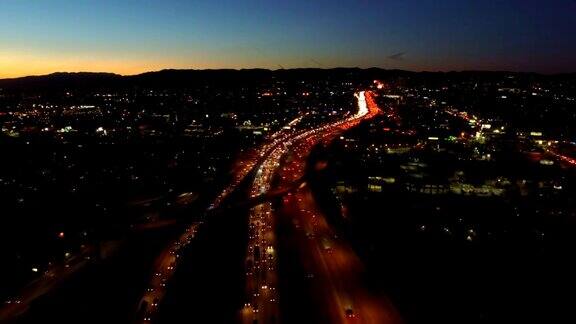 洛杉矶空中高速公路立交黄昏