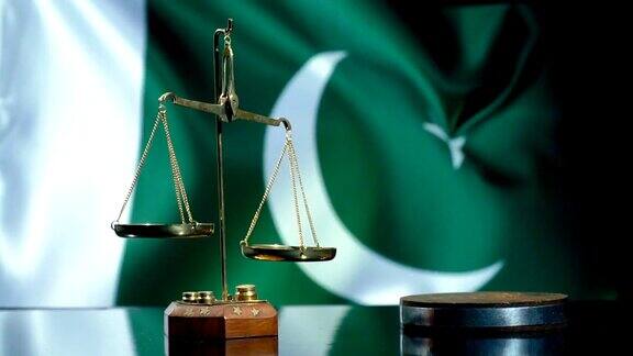 平衡和木槌与巴基斯坦国旗
