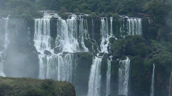 伊瓜苏瀑布最大的瀑布系列