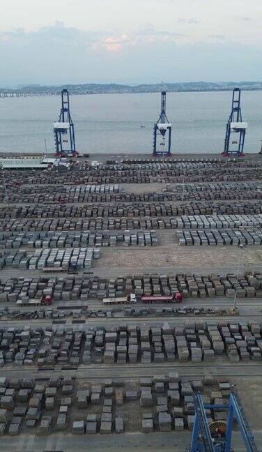 商业码头的石材配送仓库鸟瞰图