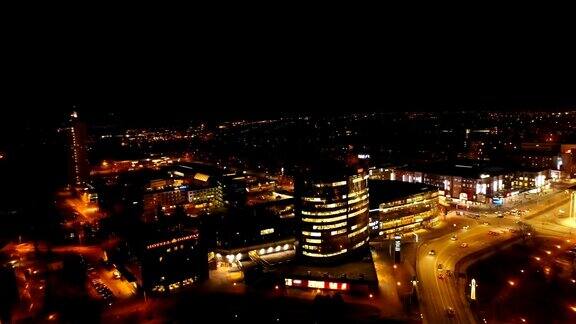 塔尔图城市夜景的全景