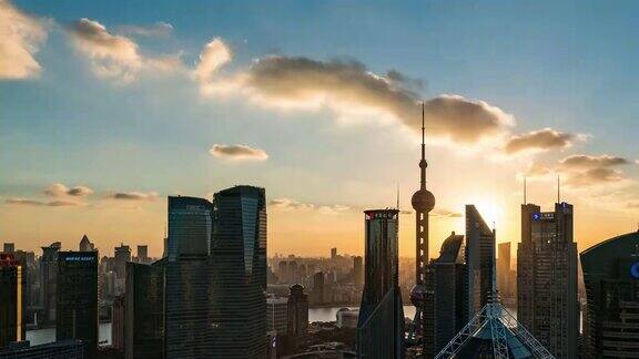 上海市区黄昏时的时间流逝鸟瞰图