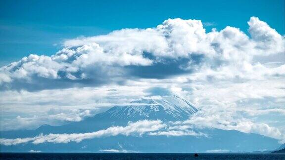 火山附近形成的云