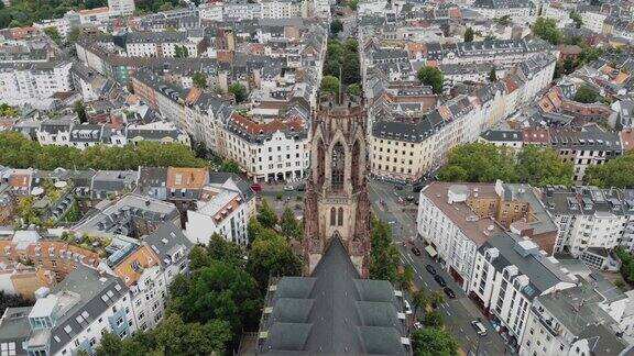 4k航拍德国科隆历史悠久的圣马丁教堂及其周边地区