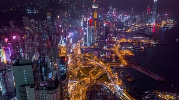 夜间无人机在香港维多利亚港上空延时或延时拍摄