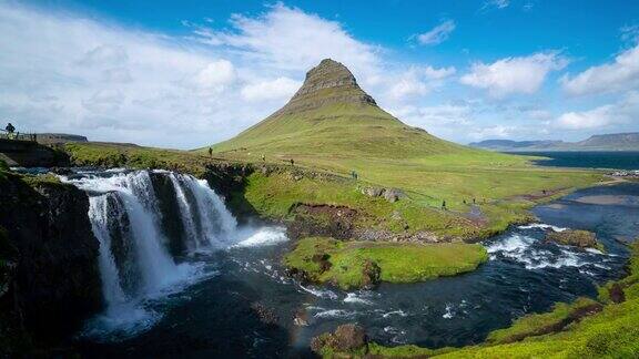 冰岛夏季Kirkjufell山景的延时镜头