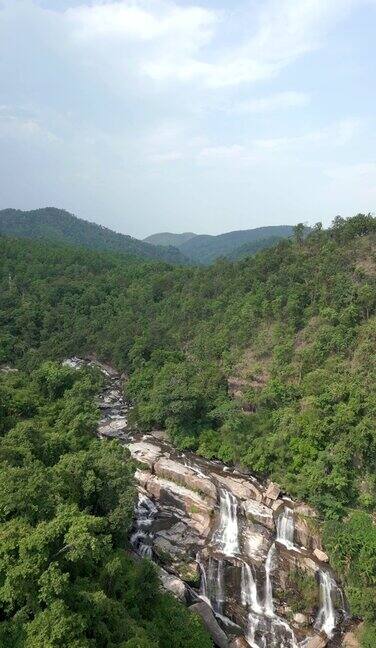 泰国北部清迈省的童话般的瀑布