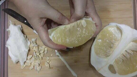 手剥柚子或柚子