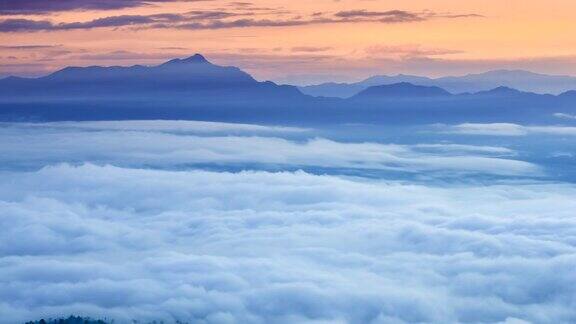 高清:山地自然的定时云雾快速移动