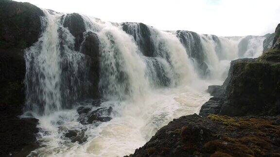 冰岛的大瀑布