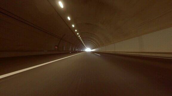开车到隧道-4k-