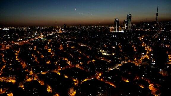 土耳其伊斯坦布尔市中心夜景的鸟瞰图时间流逝