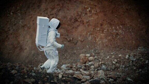 探索月球的宇航员