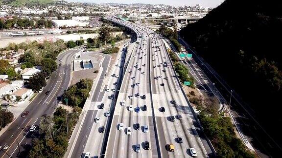 4K鸟瞰洛杉矶高速公路和交通