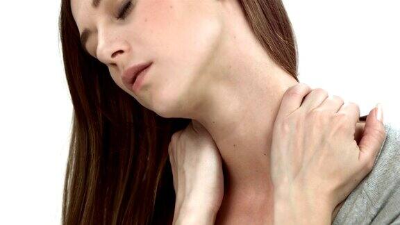 HD多莉:颈部疼痛的女人