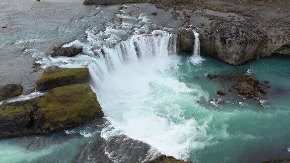 冰岛Godafoss瀑布的4K航拍视频