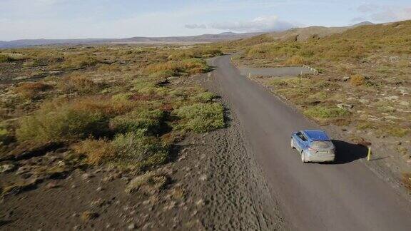 航拍冰岛的一条公路