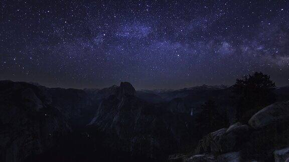 约塞米蒂国家公园月落银河系夜空延时