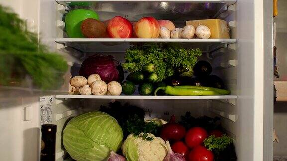 满满一冰箱的新鲜健康食品缓慢的密苏里州