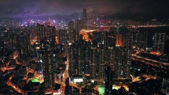 鸟瞰香港九龙城的夜空