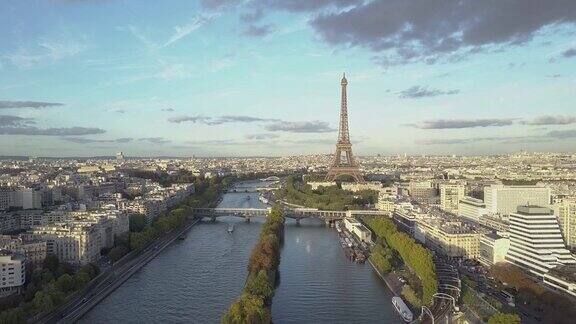 航拍巴黎塞纳河和埃菲尔铁塔
