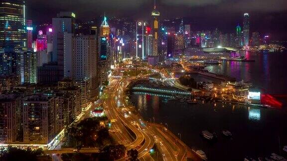 夜间无人机在香港维多利亚港上空延时或延时拍摄