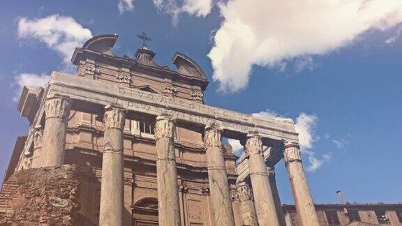 罗马广场上的安东尼和福斯蒂娜神庙