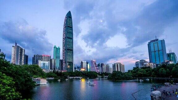 深圳的现代建筑外观和池塘时光流逝