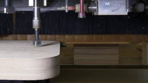 木工数控铣床用于工业家具的生产