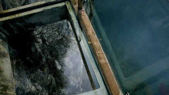 中国湖南张家界的山地玻璃楼梯