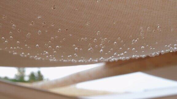 雨点滴落在纺织品上