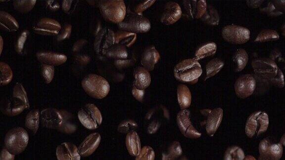 烘焙咖啡豆坠落(超慢镜头)