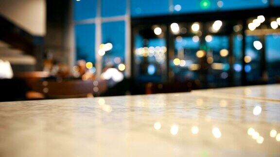 模糊咖啡馆(酒吧)与灯光背景