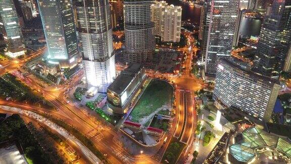 上海夜景鸟瞰中国时间流逝繁忙的交通和摩天大楼