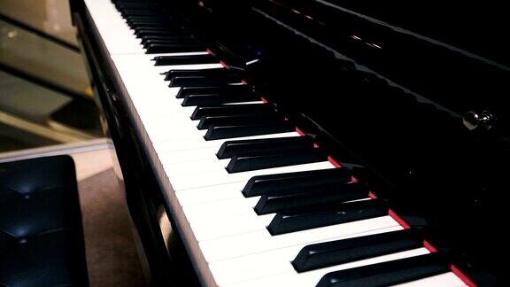 钢琴钢琴琴键无需人手弹奏