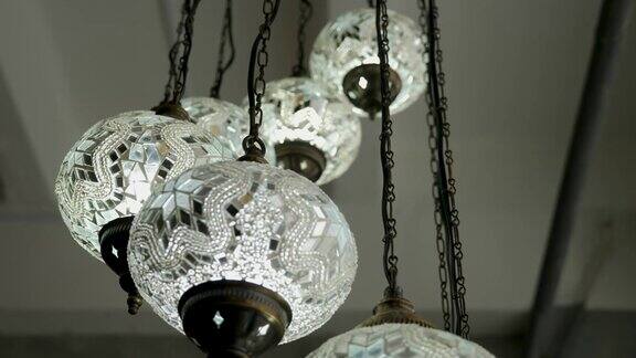 马拉喀什风格的玻璃雕刻灯