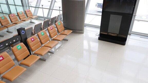 机场的社会距离泰国机场的空座位