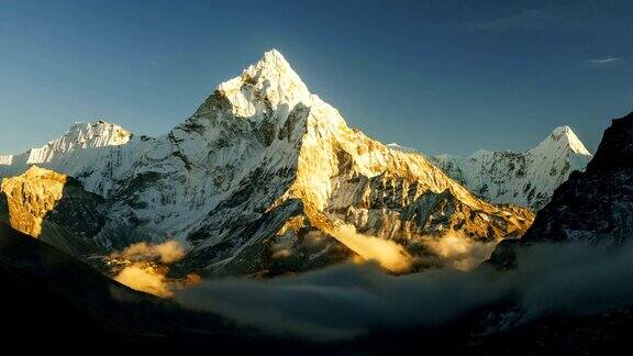 阿玛达布拉姆时间推移珠穆朗玛峰地区喜马拉雅尼泊尔