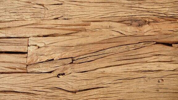凹槽的旧木头桌子表面