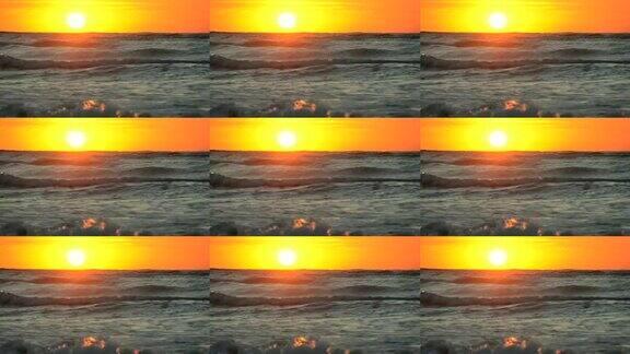 日落日出在海上破晓