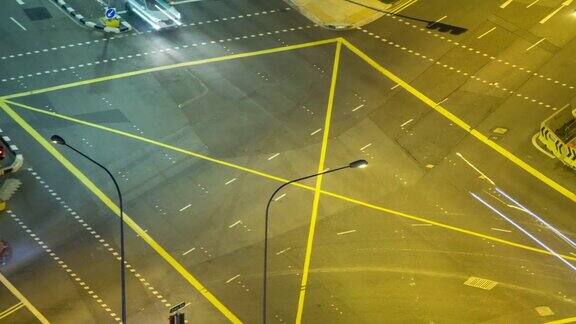 空中延时视频:新加坡路口的夜间交通