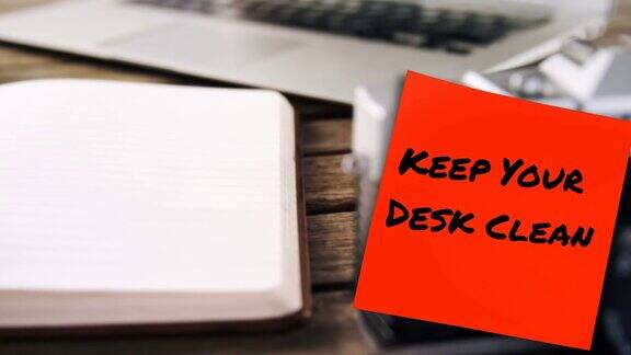 动画保持你的桌子干净的笔记和办公用品在桌子上